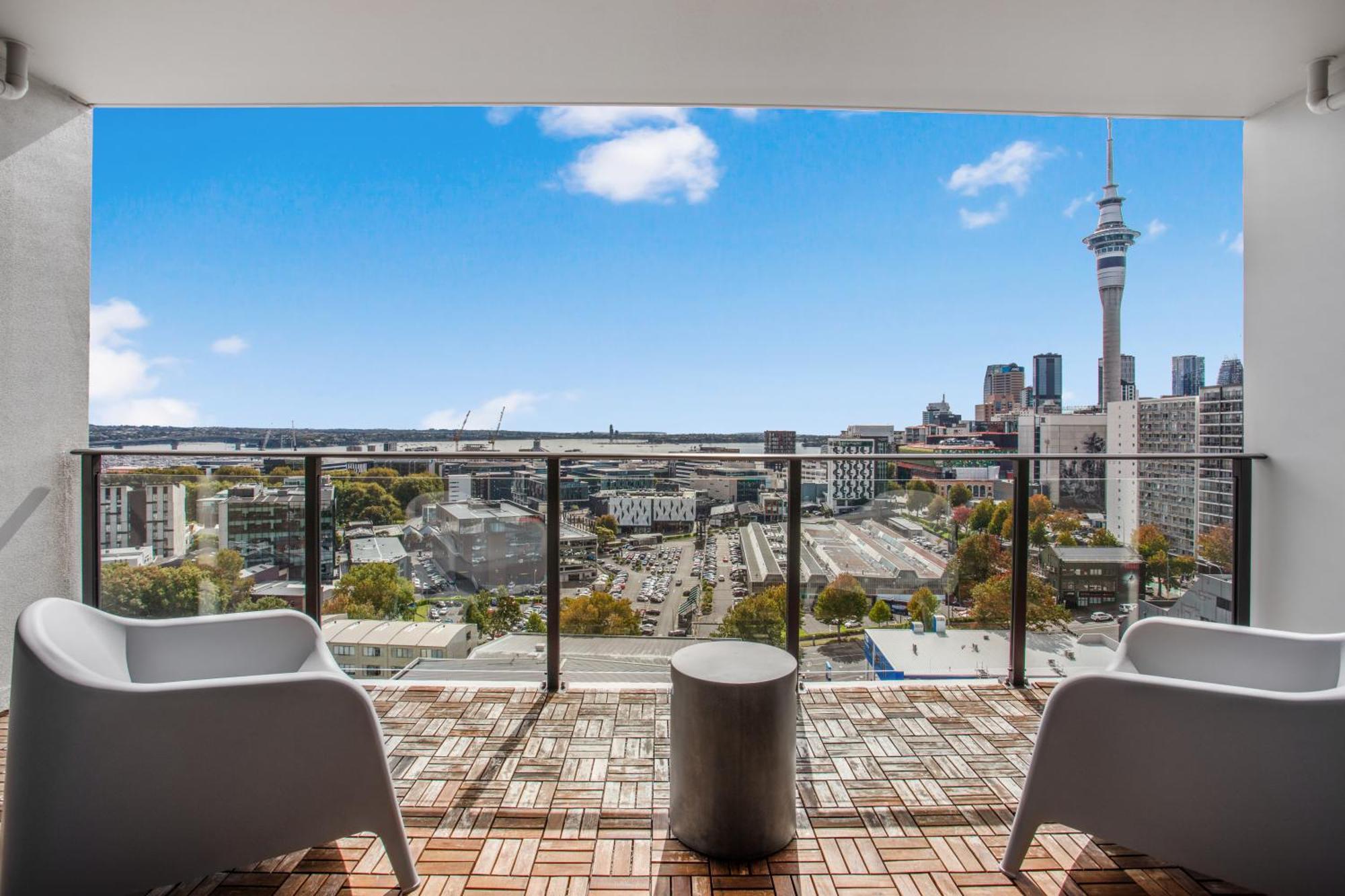 Skyline Serenade Apt With Skycity View And Parking オークランド エクステリア 写真