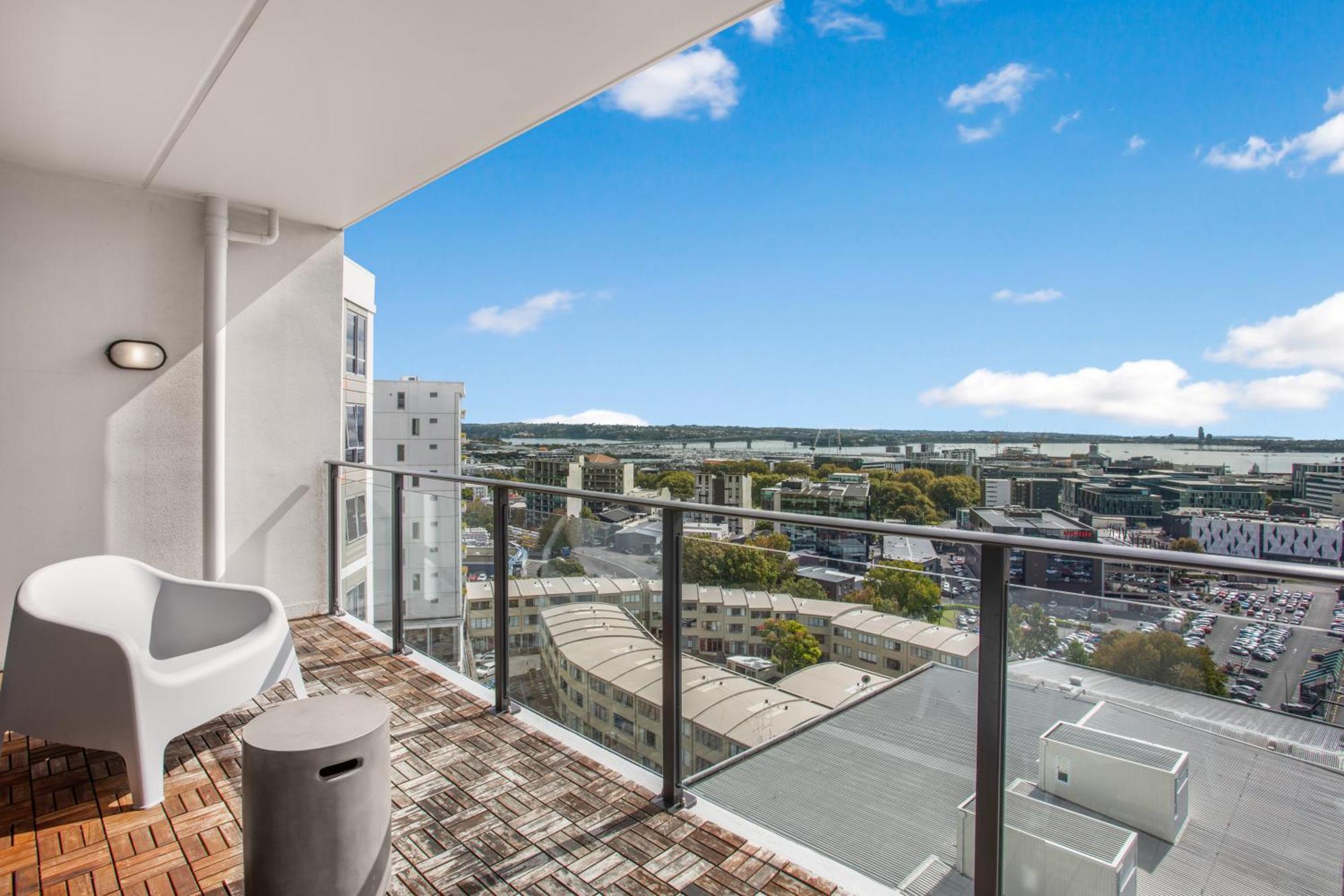 Skyline Serenade Apt With Skycity View And Parking オークランド エクステリア 写真